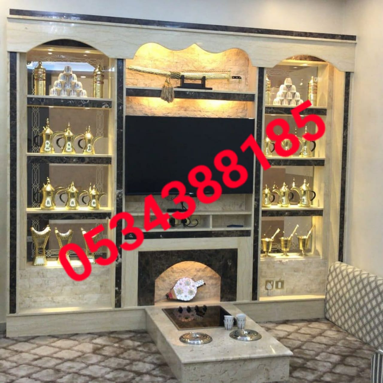 ����� ����